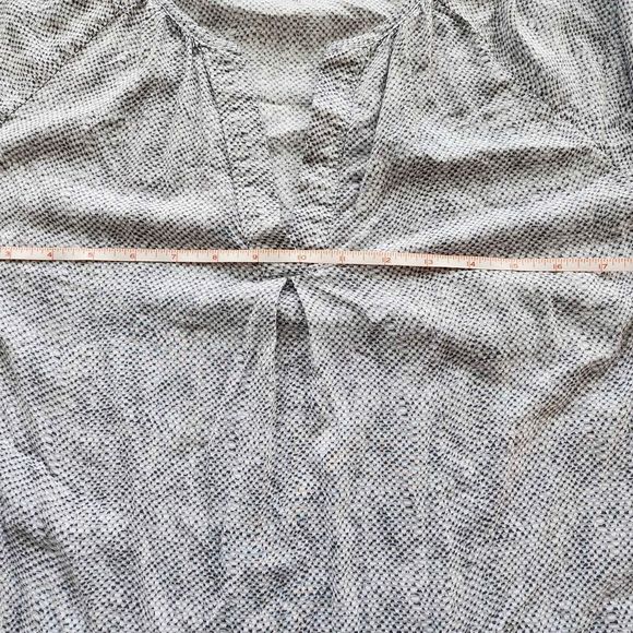 Women's Large Black and White Anne Carson Print Top Shirt Business Casual Blouse - Picture 5 of 5